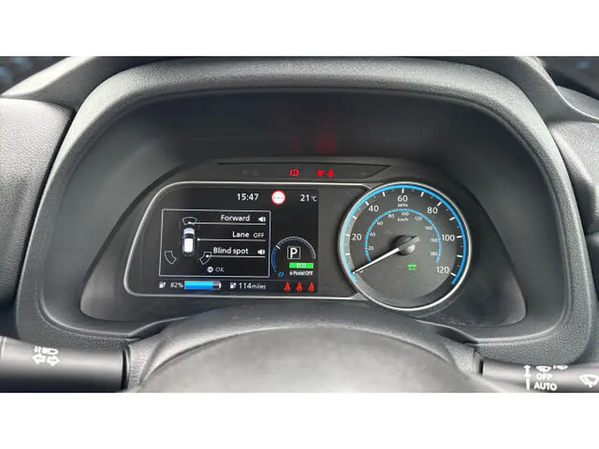 2022-nissan-leaf-e-acenta-39kwh-big-17