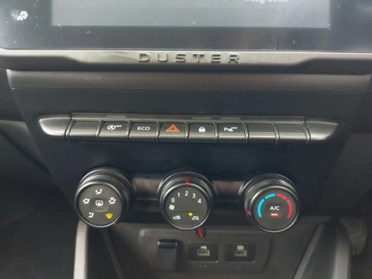 2023-dacia-duster-13-tce-expression-130bhp-station-wagon-5d-big-17