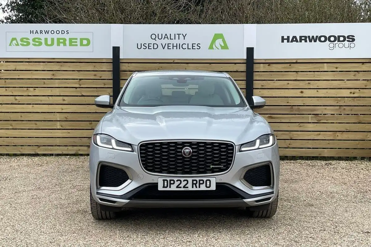 2022-jaguar-f-pace-20-d200-r-dynamic-hse-big-11