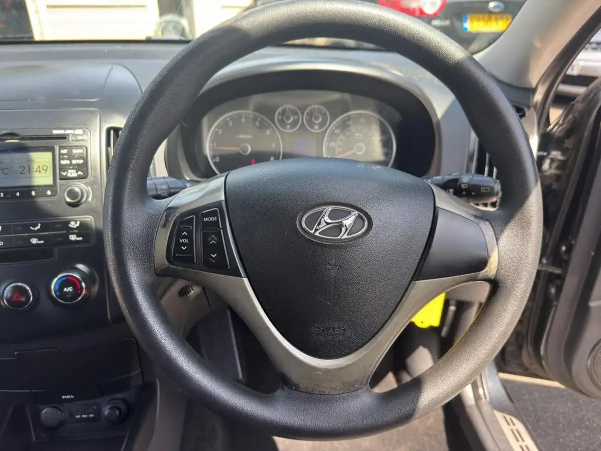 2009-hyundai-i30-14-comfort-big-9