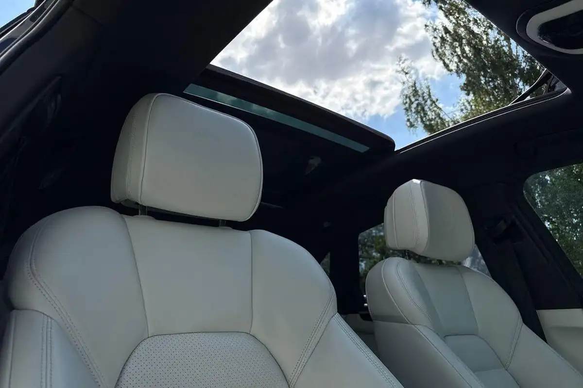 2022-porsche-macan-20-big-47