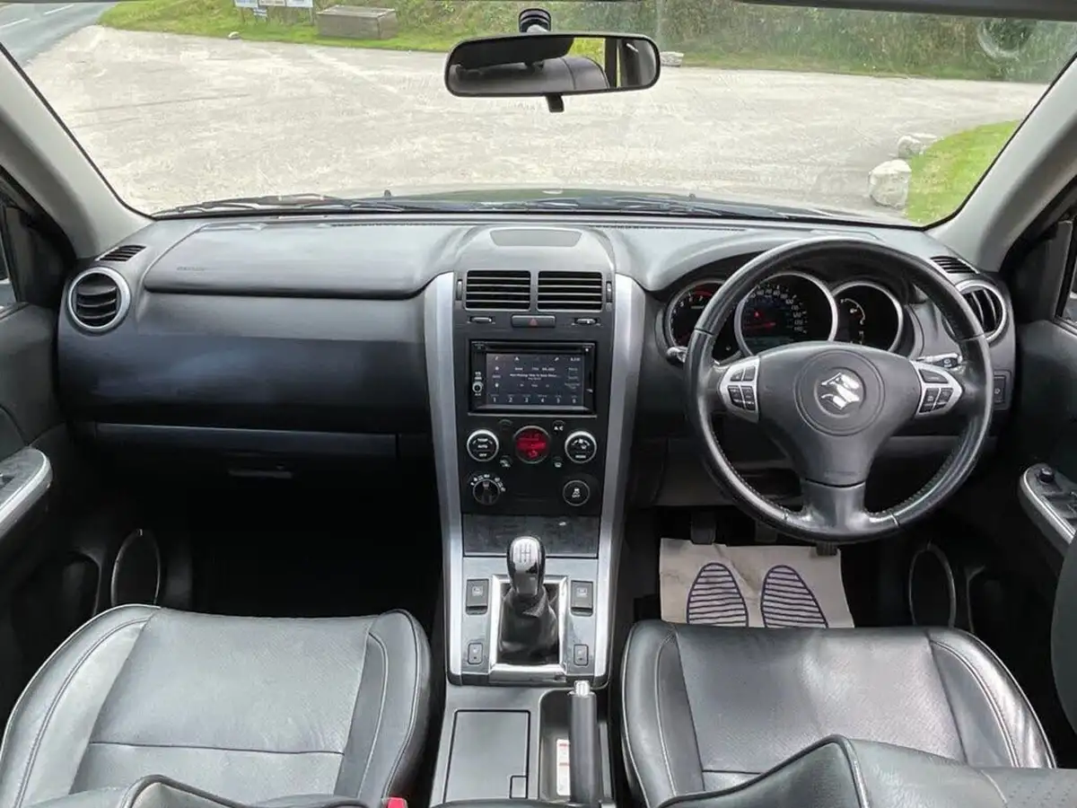 2013-suzuki-grand-vitara-24-sz5-169ps-4x4-big-31