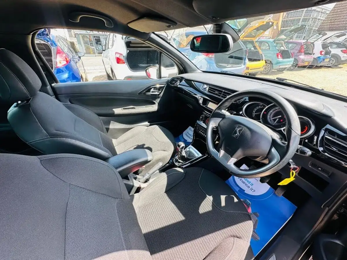 2012-citroen-ds3-16-dstyle-plus-big-11