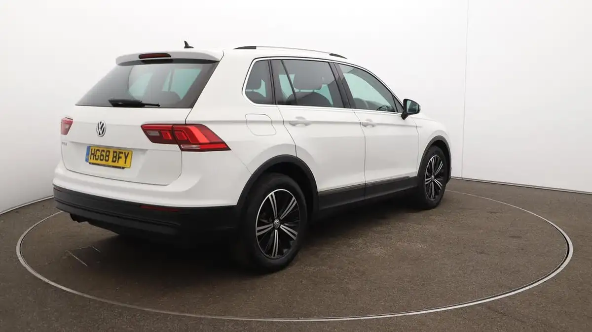 2018-volkswagen-tiguan-14-tsi-se-navigation-125ps-ss-big-53