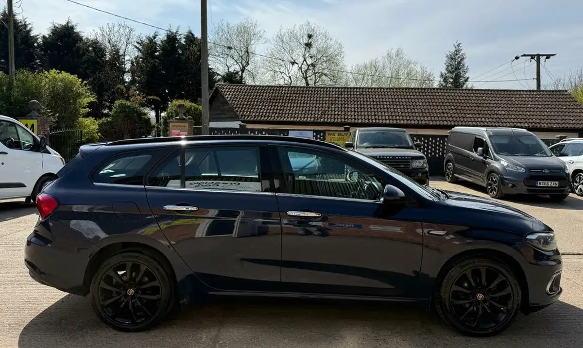 2017-fiat-tipo-14-tjet-lounge-station-wagon-big-9