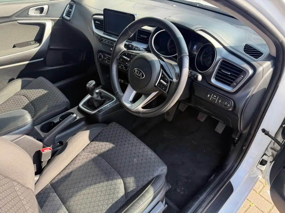 2019-kia-ceed-10-t-gdi-2-eco-hatchback-big-9