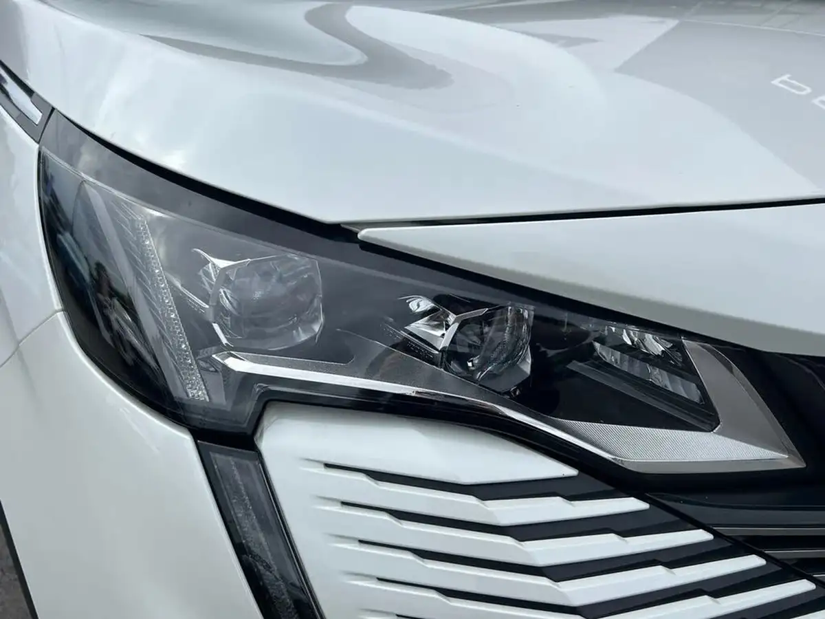2023-peugeot-5008-suv-12-puretech-gt-130bhp-eat8-big-27