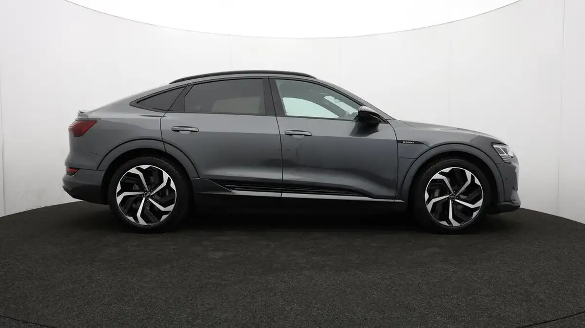 2022-audi-e-tron-50e-black-edition-sportback-big-25