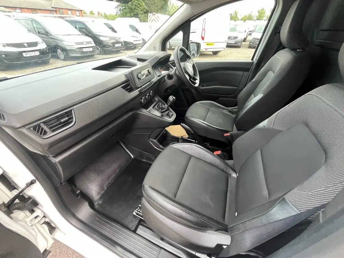 2023-renault-kangoo-15dci-ml19-95-start-big-13