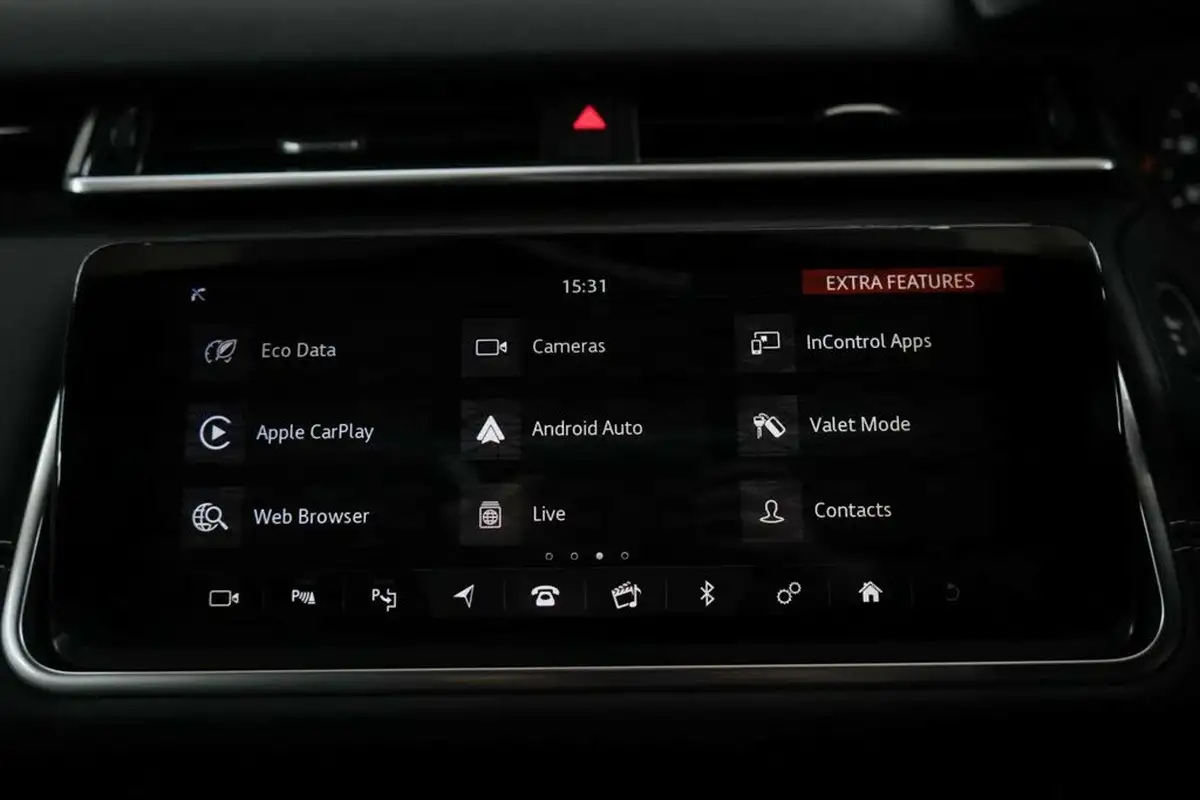 2018-land-rover-range-rover-velar-20-p300-r-dynamic-hse-ss-big-37