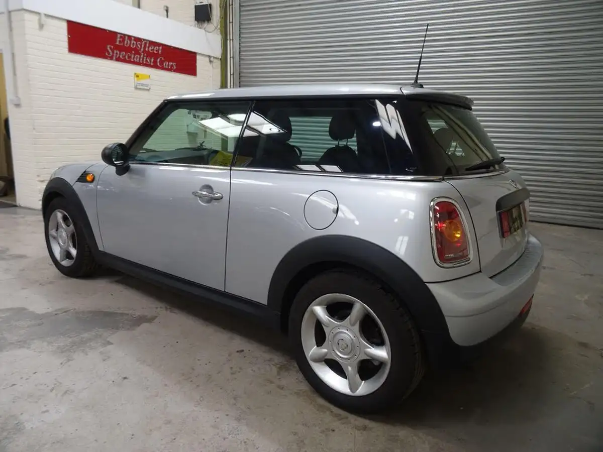 2009-mini-cooper-14-one-95bhp-big-8