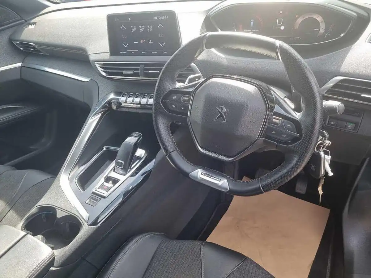 2020-peugeot-5008-suv-12-puretech-gt-line-eat8-big-5