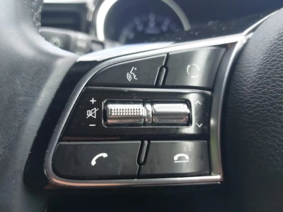 2022-kia-xceed-15-t-gdi-3-big-13