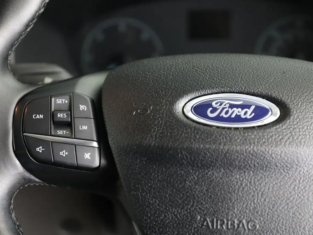 2023-ford-transit-custom-big-13