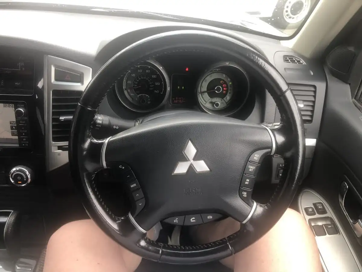 2016-mitsubishi-shogun-32td-warrior-32-di-dc-187bhpeu6-4x4-swb-window-van-auto-big-37