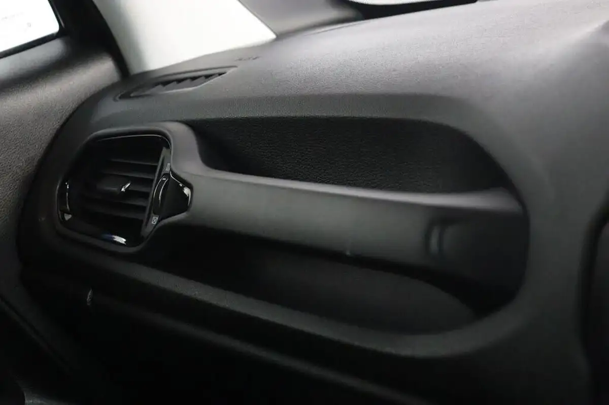 2021-jeep-renegade-10-gse-night-eagle-big-30