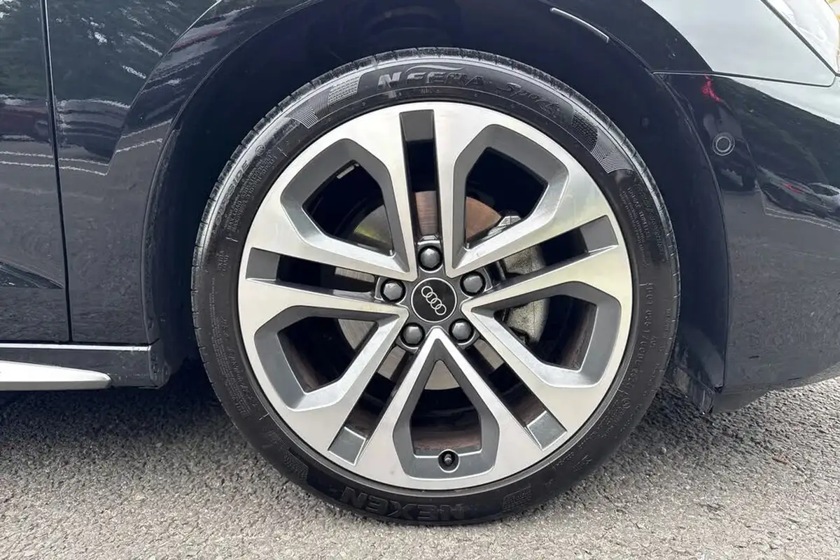 2024-audi-a3-15-35-tfsi-s-line-saloon-4d-big-9