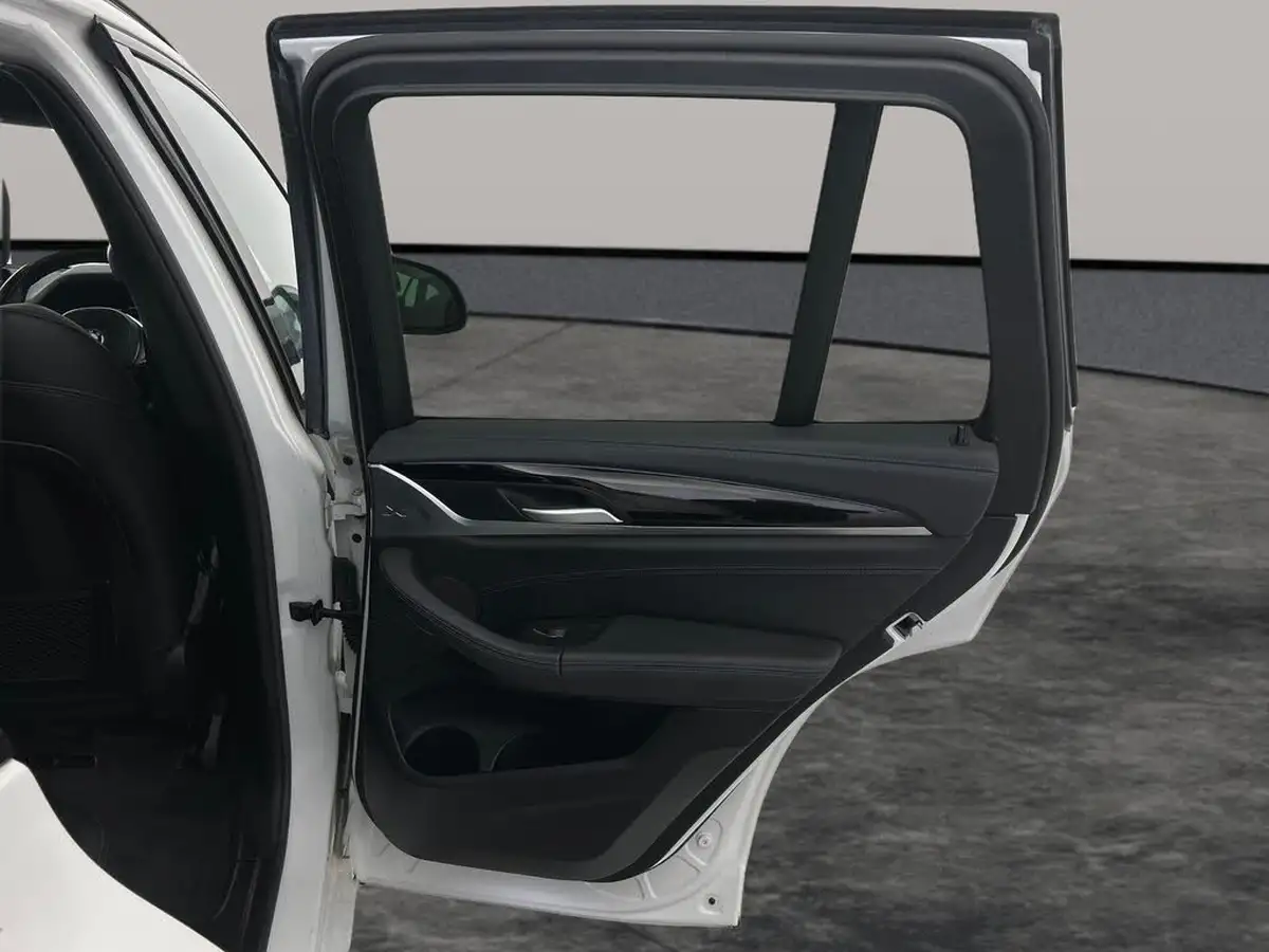 2021-bmw-ix3-e-m-sport-big-26