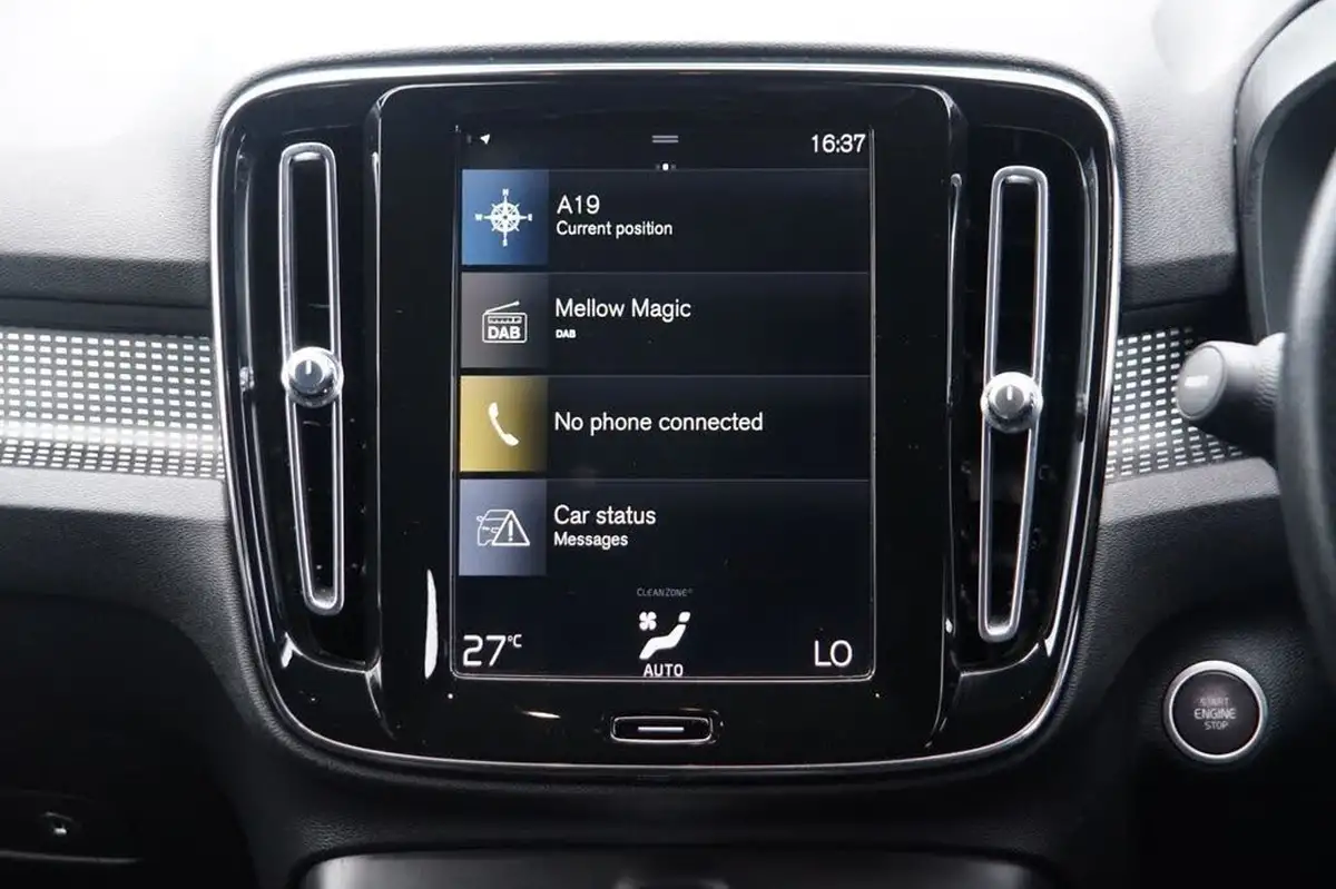 2020-volvo-xc40-15-t3-r-design-geartronic-big-16