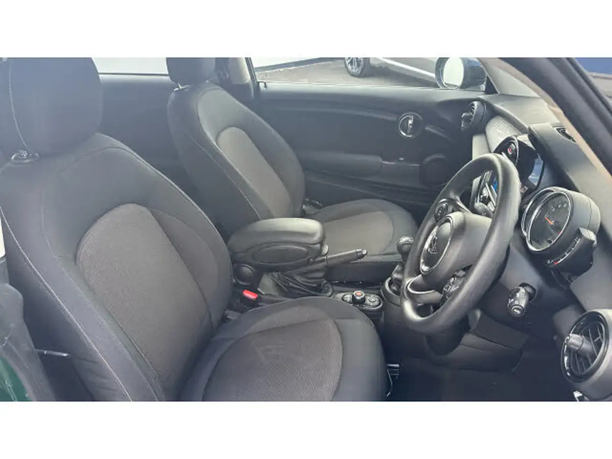 2019-mini-cooper-15-cooper-classic-hatchback-3d-big-33