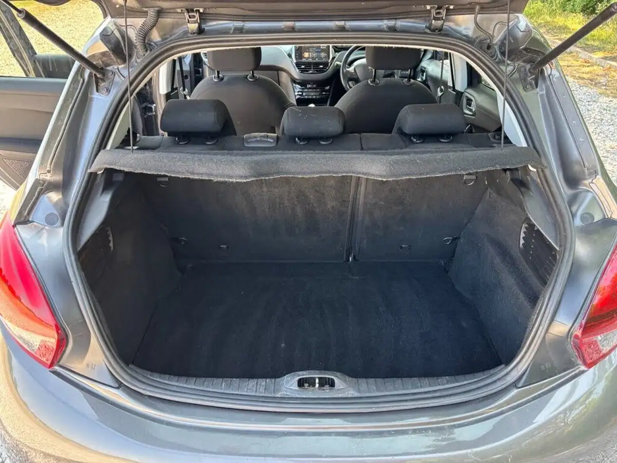 2018-peugeot-208-12-puretech-tech-edition-82bhp-big-21