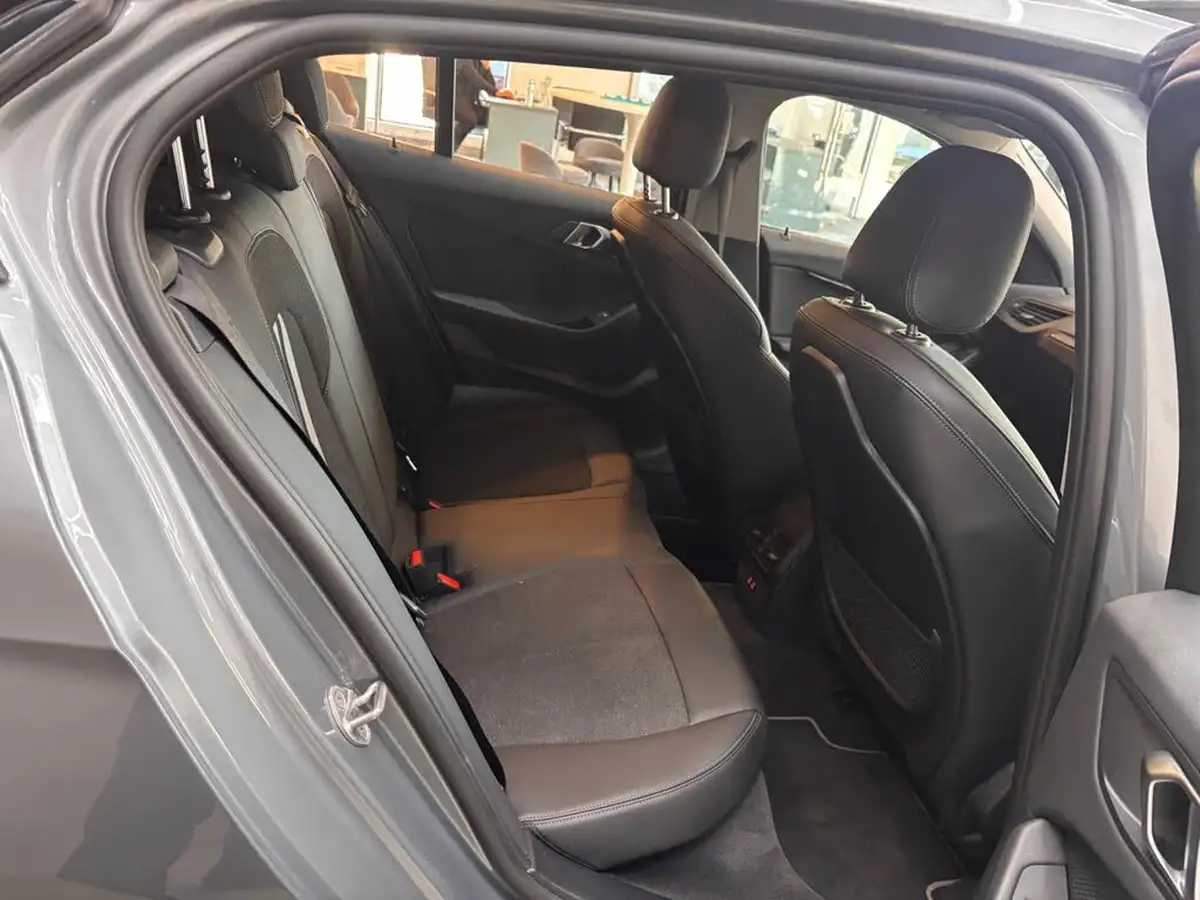 2023-bmw-1-series-15-118i-sport-dct-big-21