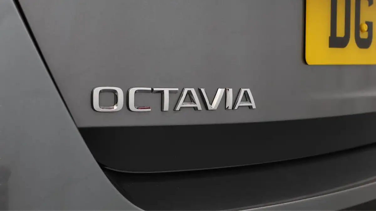 2022-skoda-octavia-20tdi-se-l-116ps-hatchback-dsg-big-21