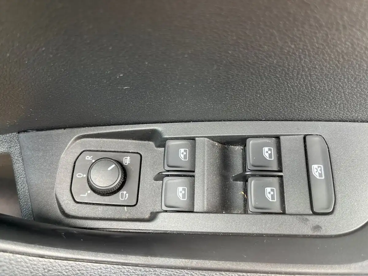 2019-skoda-karoq-15-tsi-sportline-dsg-big-19