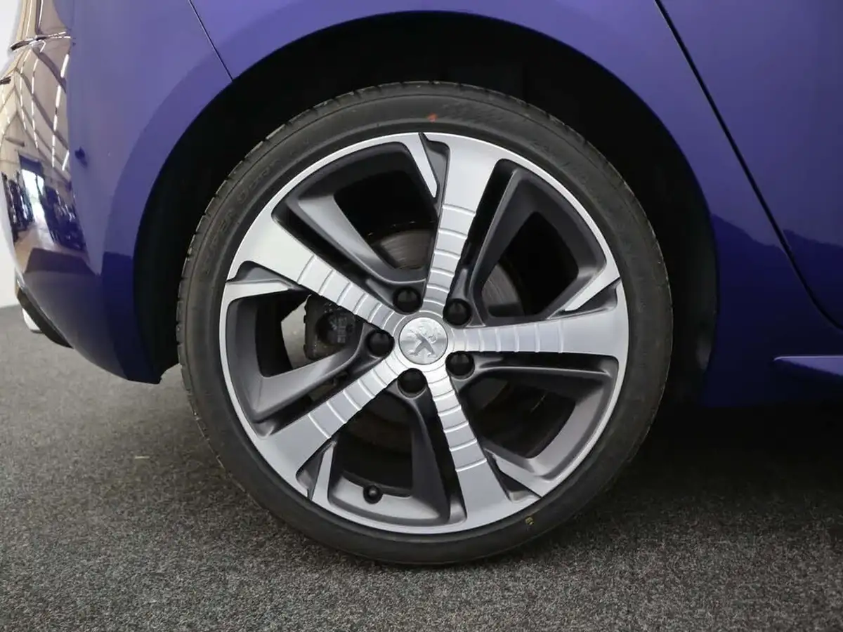 2019-peugeot-308-12-puretech-gt-line-big-6
