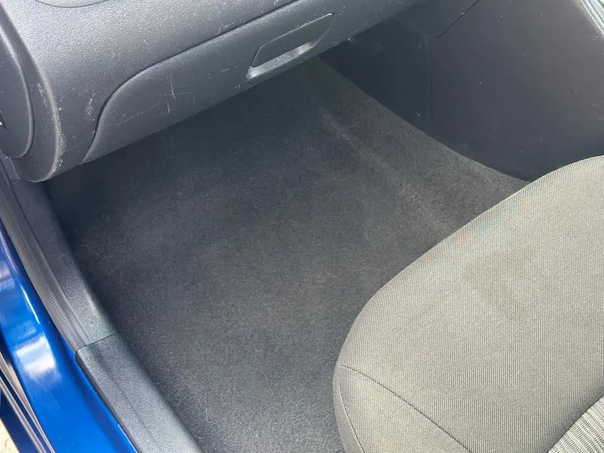 2012-hyundai-i10-12-active-big-39
