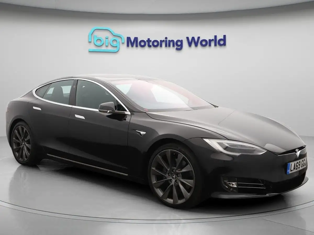 2020-tesla-model-s-e-long-range-big-0