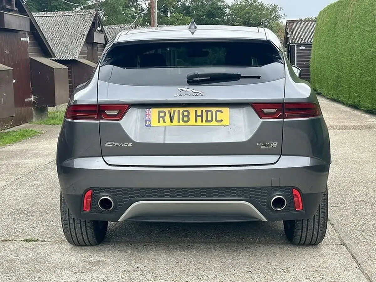 2018-jaguar-e-pace-20-i4-s-ss-big-8