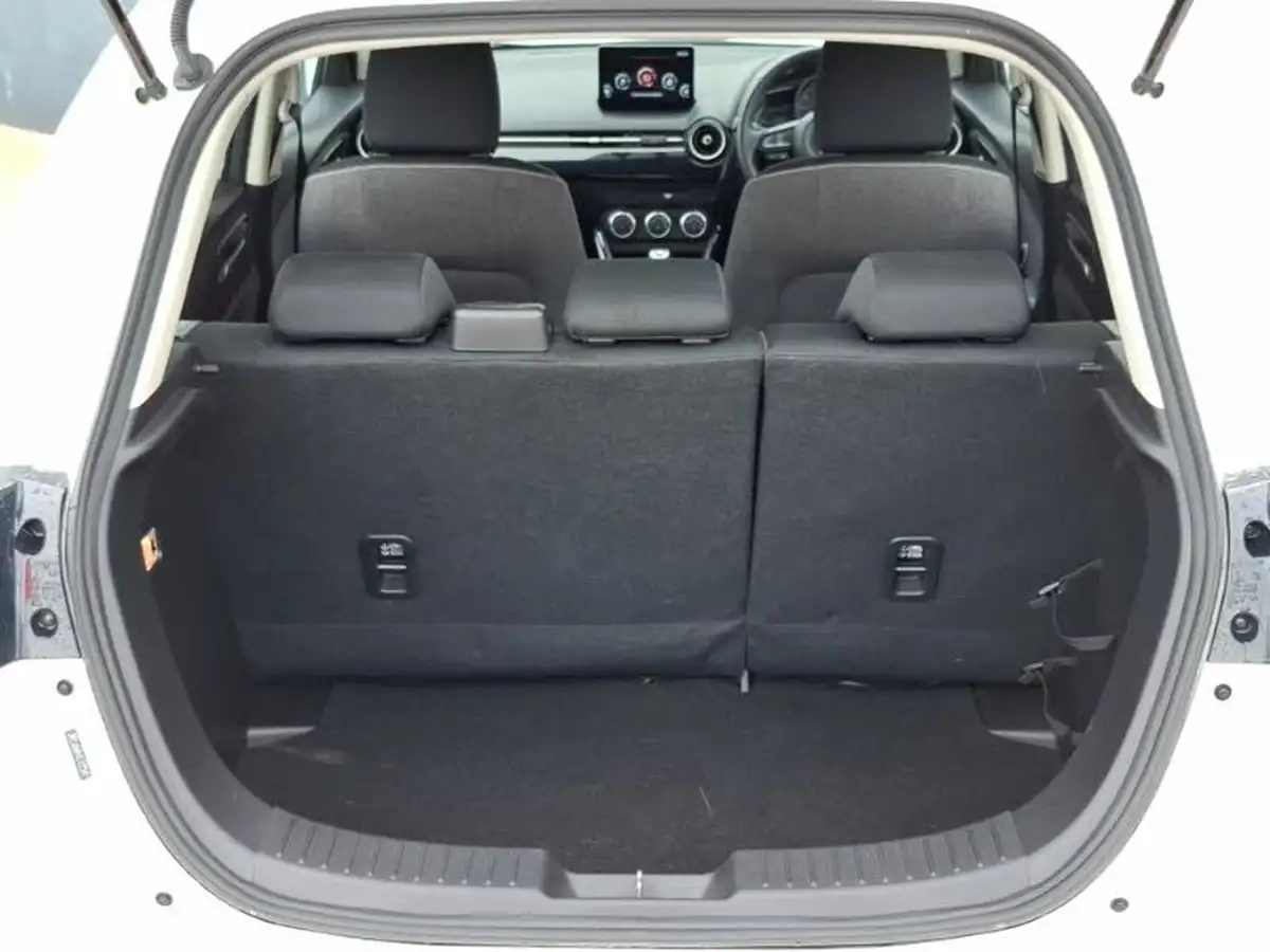 2024-mazda-mazda2-15-skyactiv-g-centre-line-big-7