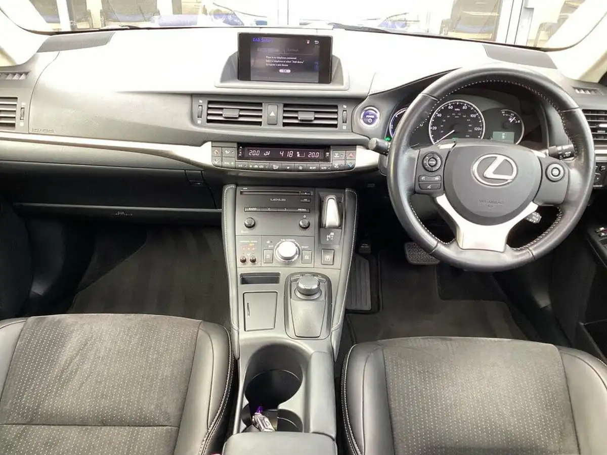 2015-lexus-ct-200h-18-advance-plus-big-17