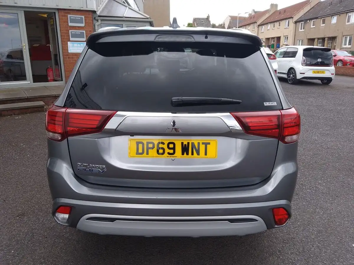 2019-mitsubishi-outlander-24-dynamic-phev-big-6