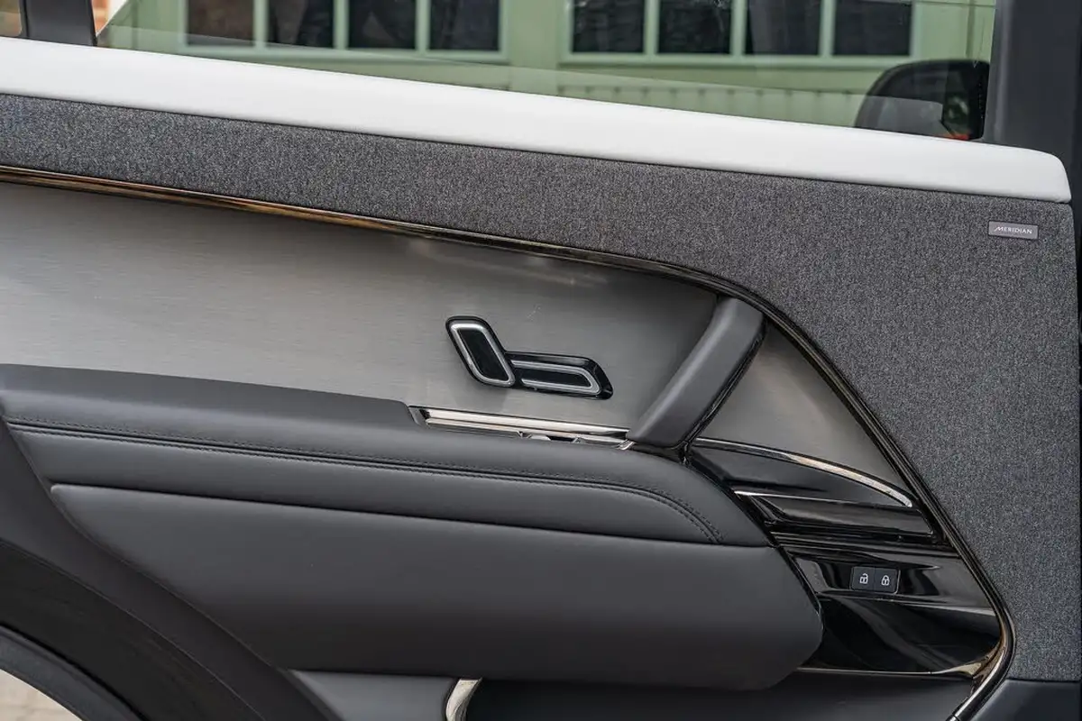 2024-land-rover-range-rover-sport-30-p460e-dynamic-se-big-35