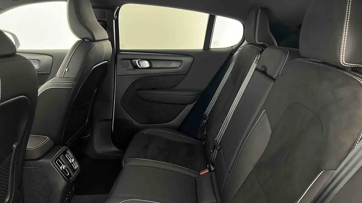 2022-volvo-c40-e-twin-recharge-pro-big-11