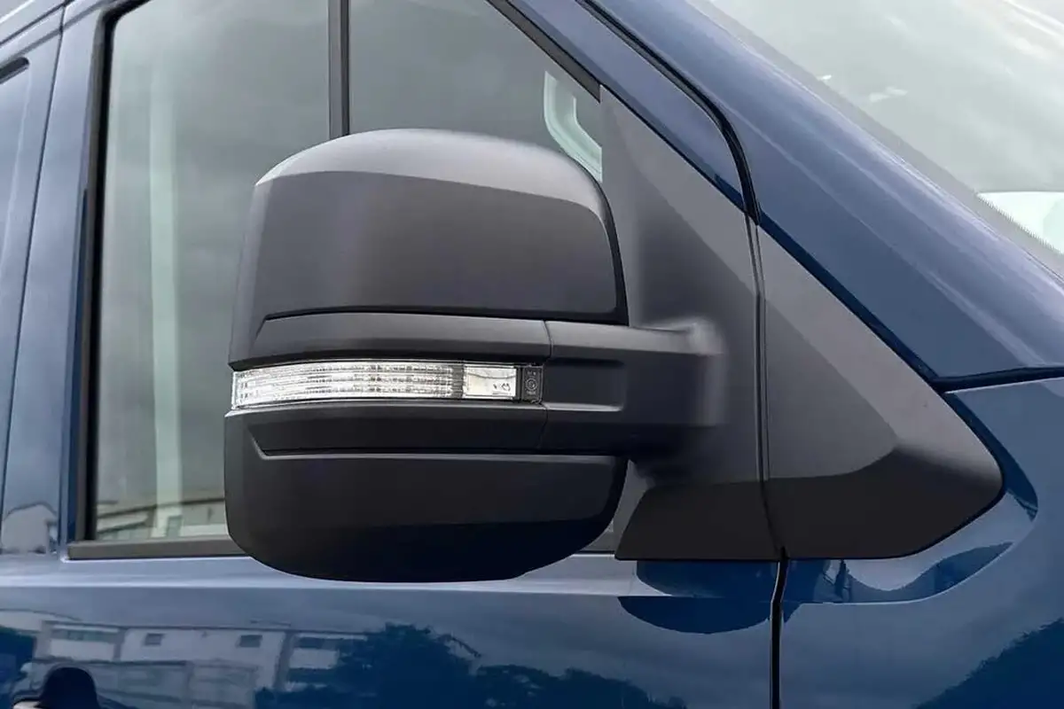 2025-volkswagen-crafter-20tdi-cr35-mwb-commerce-140pseu6d-panel-van-big-23