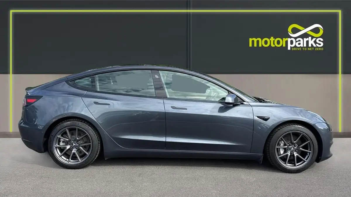 2021-tesla-model-3-e-long-range-4x4-big-1