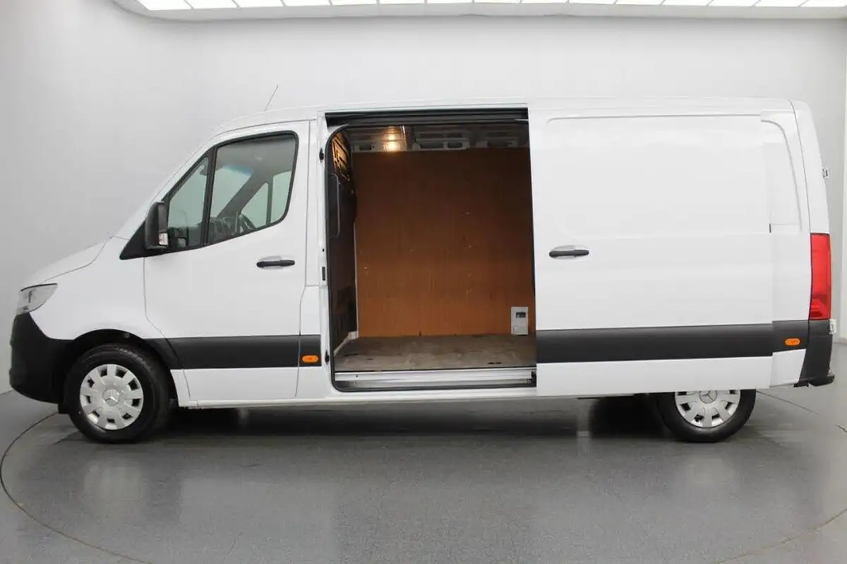 2021-mercedes-benz-sprinter-big-11