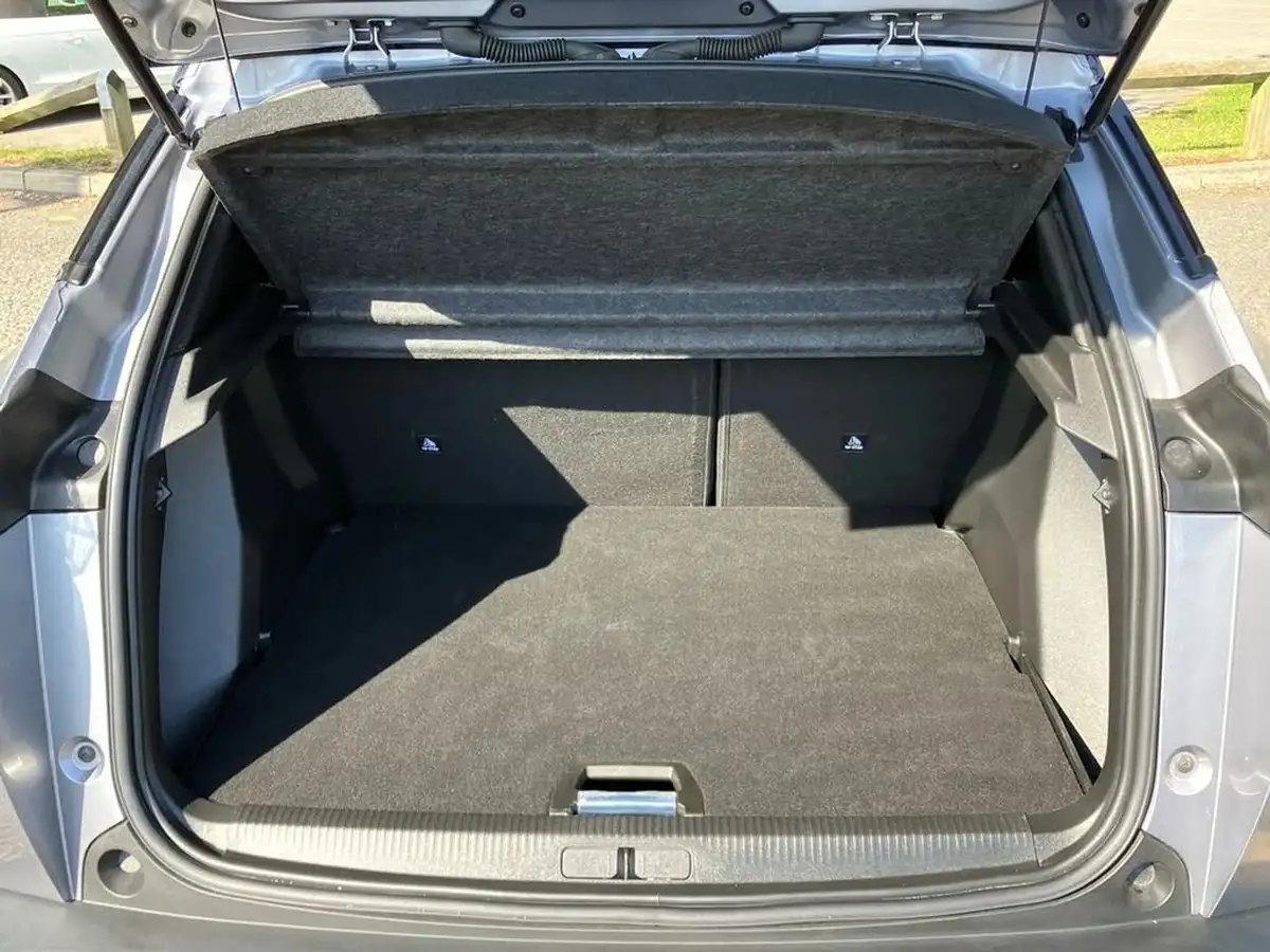 2023-peugeot-2008-suv-big-22