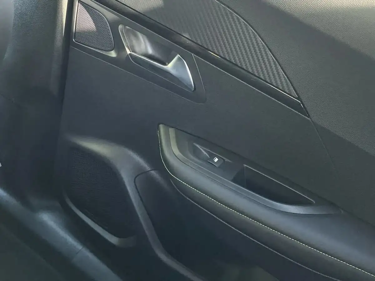 2023-peugeot-2008-suv-big-50