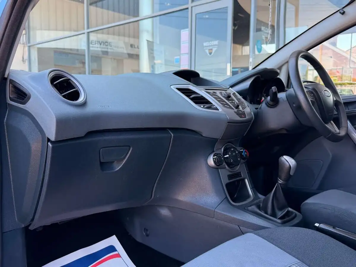2009-ford-fiesta-125-style-82ps-5d-big-29