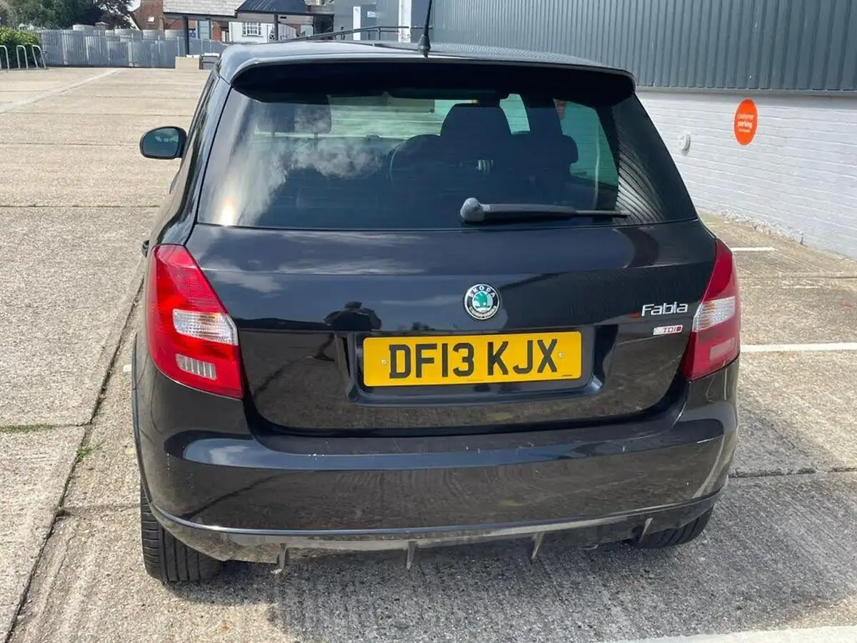 2013-skoda-fabia-16td-monte-carlo-big-18