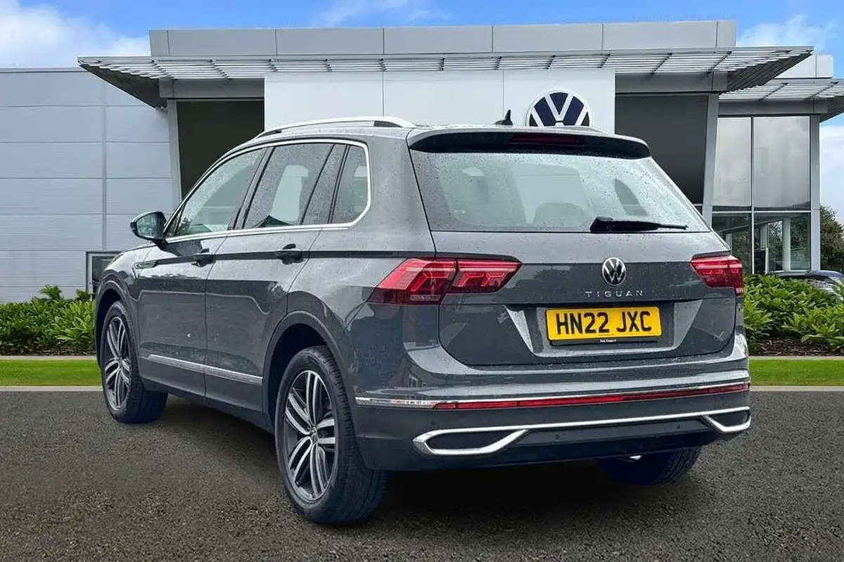 2022-volkswagen-tiguan-15-tsi-elegance-big-2