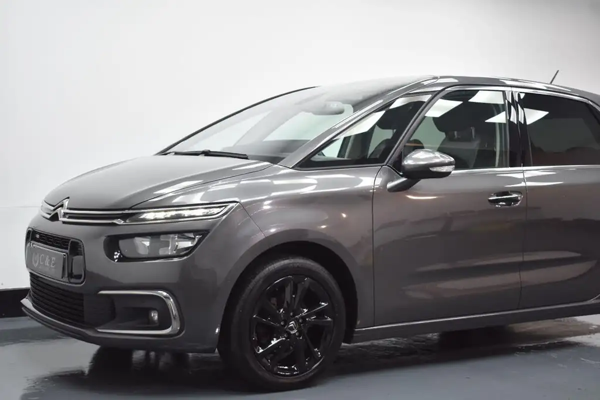 2017-citroen-c4-picasso-12-puretech-flair-eat6-big-4