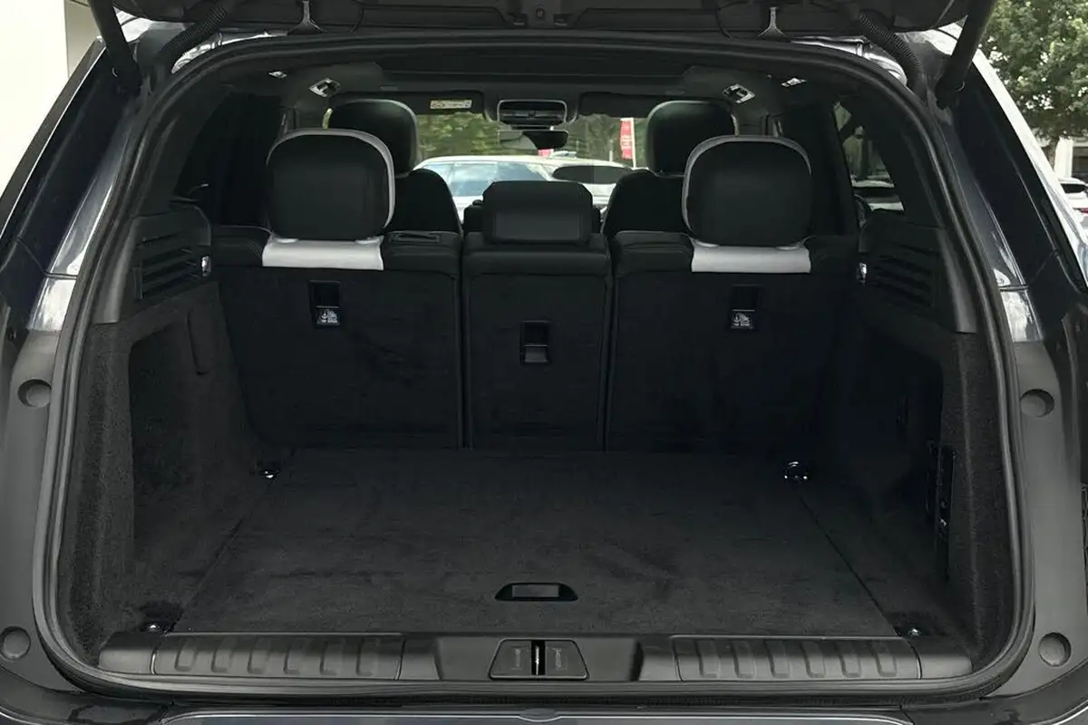 2023-land-rover-range-rover-sport-30-p400-dynamic-se-big-32