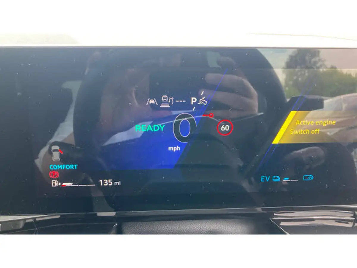 2025-renault-austral-12-iconic-esprit-alpine-big-17