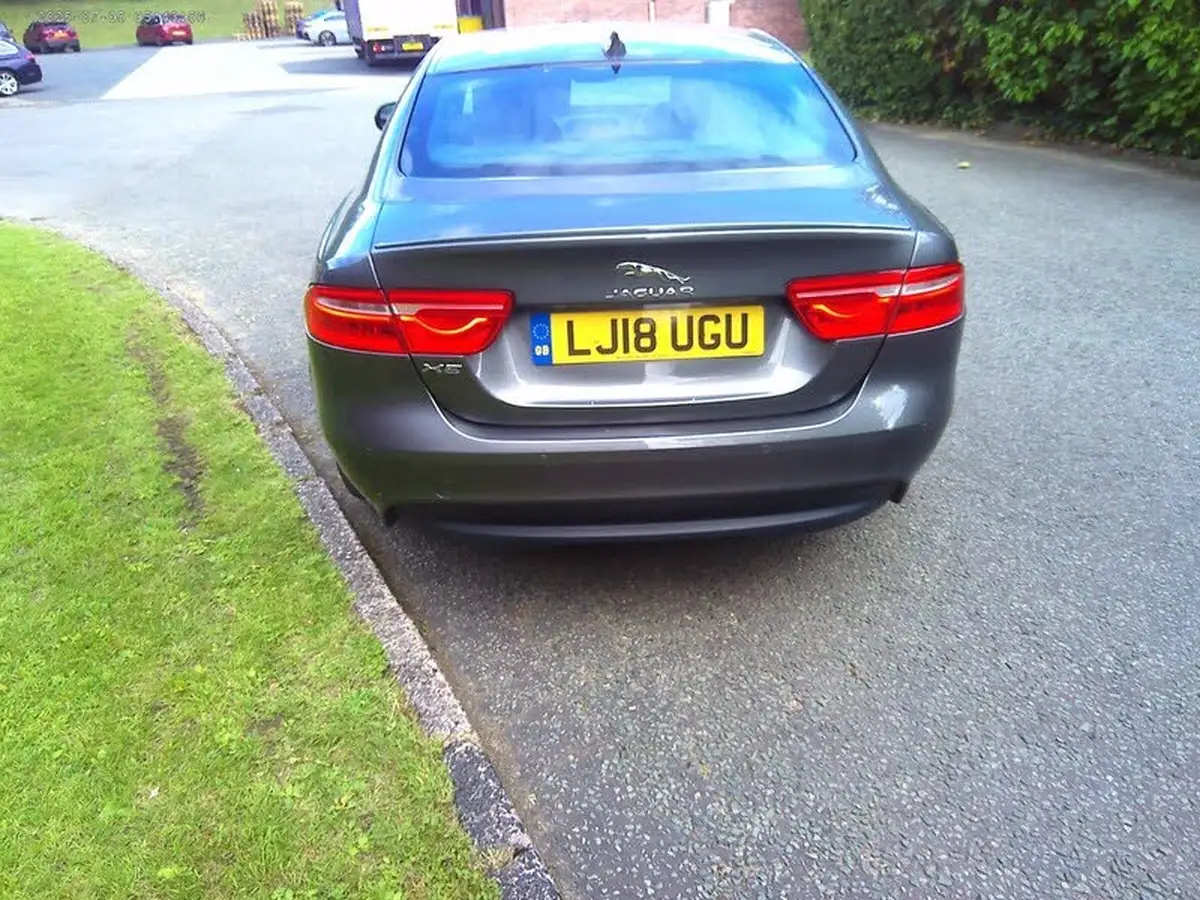 2018-jaguar-xe-20d-r-sport-163ps-1999cc-big-4