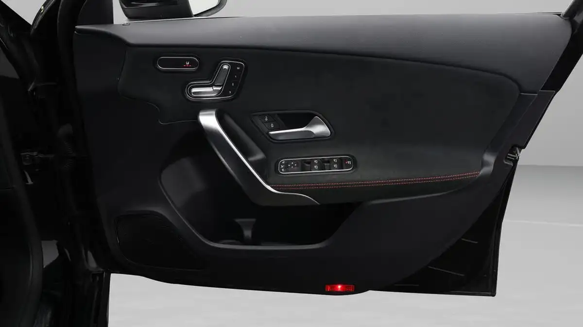2019-mercedes-benz-a-class-20-a220-amg-line-premium-plus-hatchback-5d-4matic-big-15